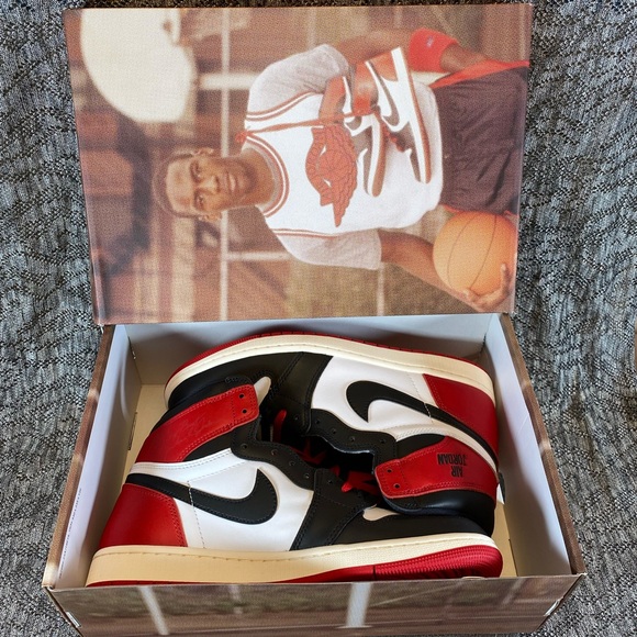 Nike Air Jordan 1 Retro High OG Shoe Sneaker Men\'s 10 main image 16